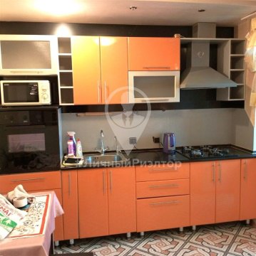 2-к квартира, 5/5 эт., 33м²