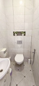 3-к квартира, 1/2 эт., 66м²